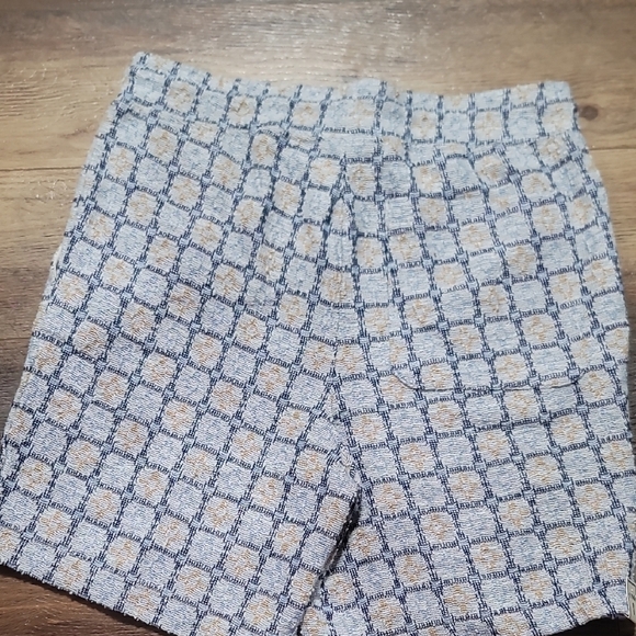 Rowm Stylish Men's Patterned Shorts in Gray and Tan - Picture 8 of 10